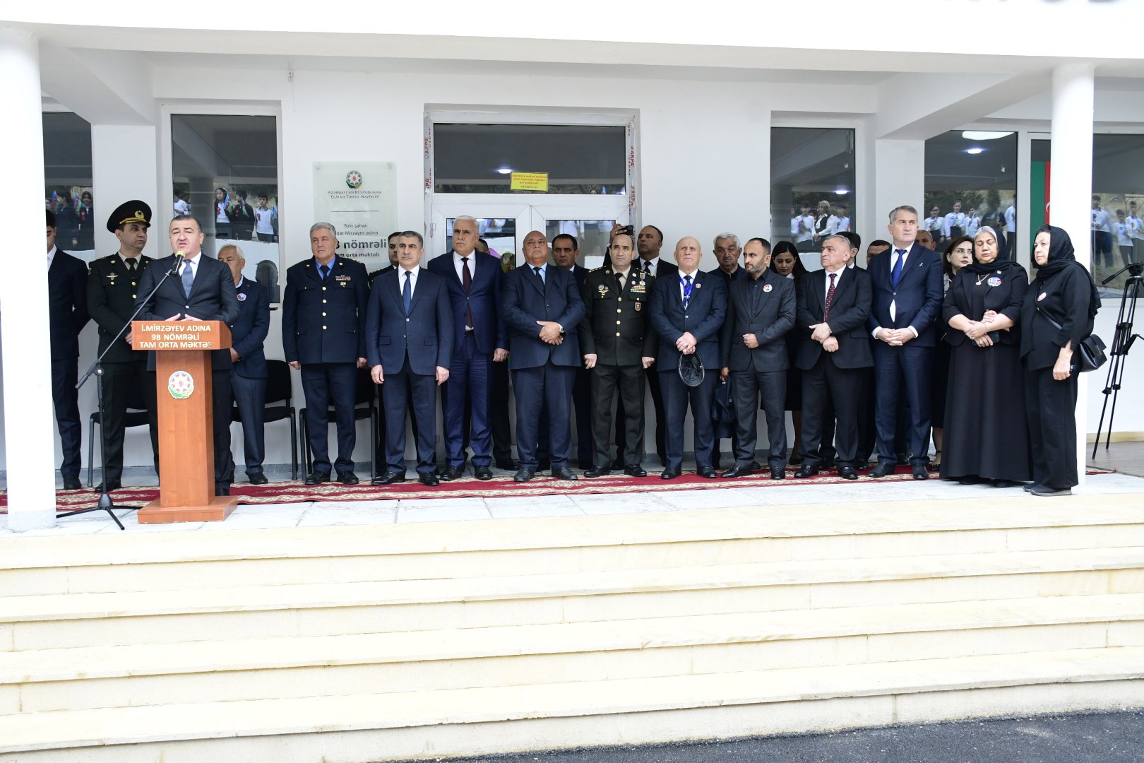 Xətai rayonunda Milli Qəhrəman İlqar Mirzəyevin büstünün açılışı olub (FOTO)