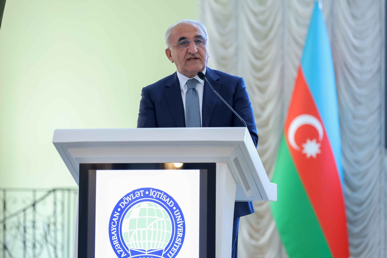 UNEC-də Ulu Öndər Heydər Əliyevin 101-ci ildönümü qeyd olunub (FOTO)