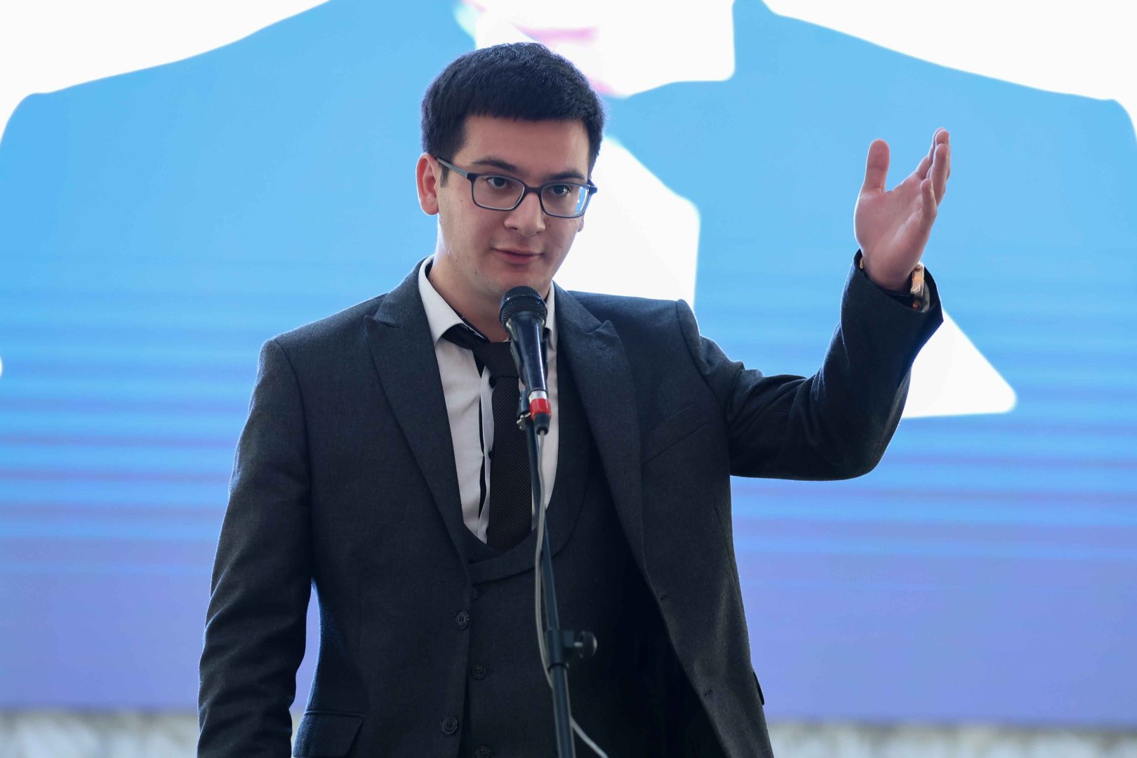 UNEC-də Ulu Öndər Heydər Əliyevin 101-ci ildönümü qeyd olunub (FOTO)