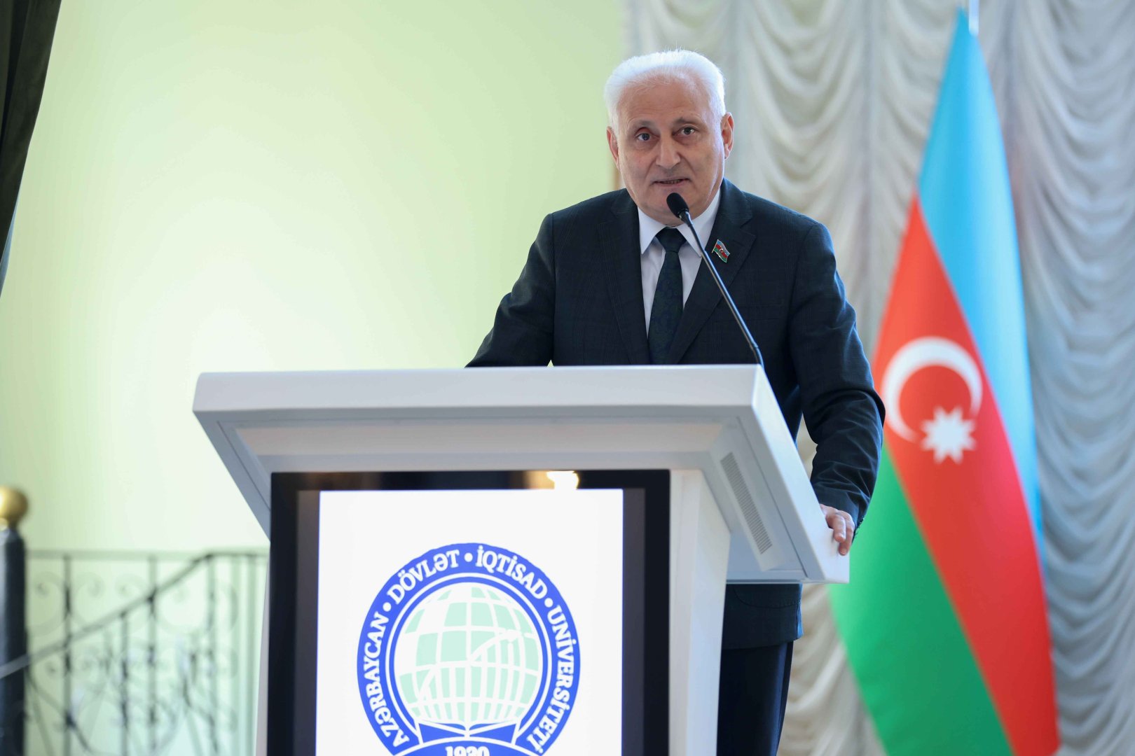 UNEC-də Ulu Öndər Heydər Əliyevin 101-ci ildönümü qeyd olunub (FOTO)