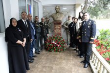 Xətai rayonunda Milli Qəhrəman İlqar Mirzəyevin büstünün açılışı olub (FOTO)