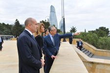 Bolqarıstan Prezidenti Rumen Radev Bakıda şəhidlərin xatirəsini anıb (FOTO)