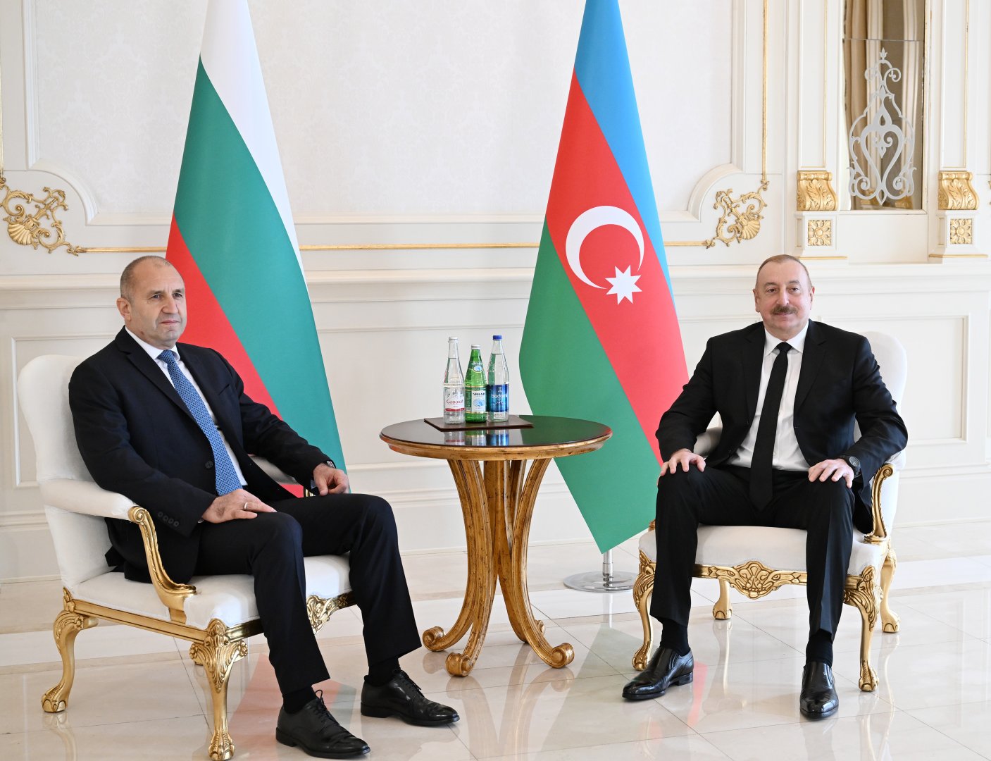 Prezident İlham Əliyevin və Bolqarıstan Prezidenti Rumen Radevin təkbətək görüşü olub (FOTO/VİDEO) (YENİLƏNİB)