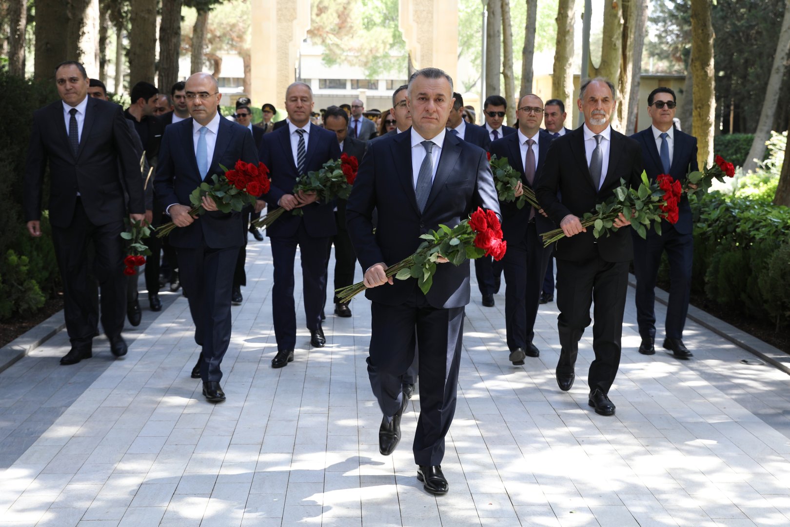 Səhiyyə Nazirliyinin rəhbərliyi və kollektivi ulu öndər Heydər Əliyevin əziz xatirəsini yad edib (FOTO)
