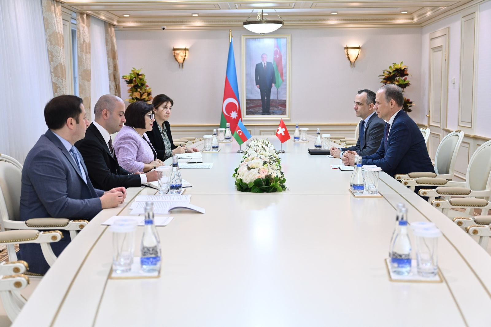 Qarabağ və Şərqi Zəngəzurda bərpa işlərində İsveçrə şirkətlərinin iştirakı məsələsi müzakirə olunub