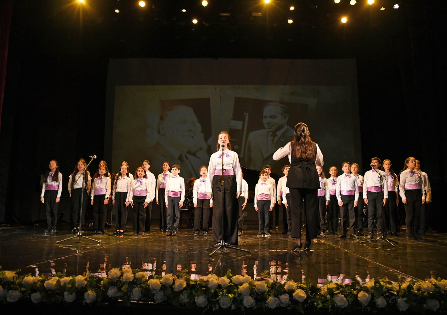 DTX rəisi, general-polkovnik Əli Nağıyev və Xidmətin əməkdaşları Fəxri xiyabanda Ulu Öndərin məzarını ziyarət edib