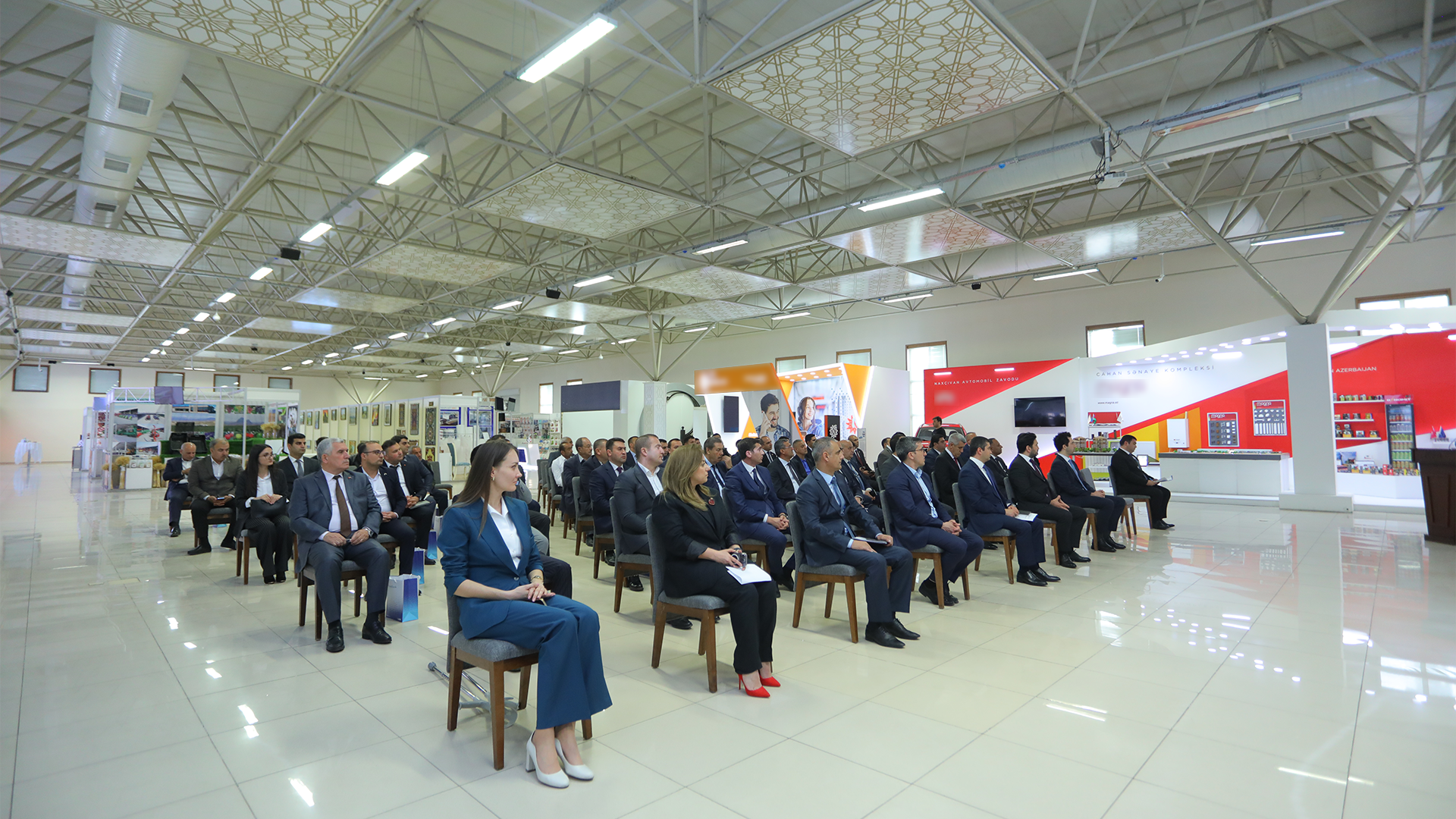 AccessBank Naxçıvan MR İqtisadiyyat Nazirliyi və AYİB-in dəstəyi ilə Naxçıvanda sahibkarlara dəstək mövzusunda konfrans təşkil edib (FOTO)