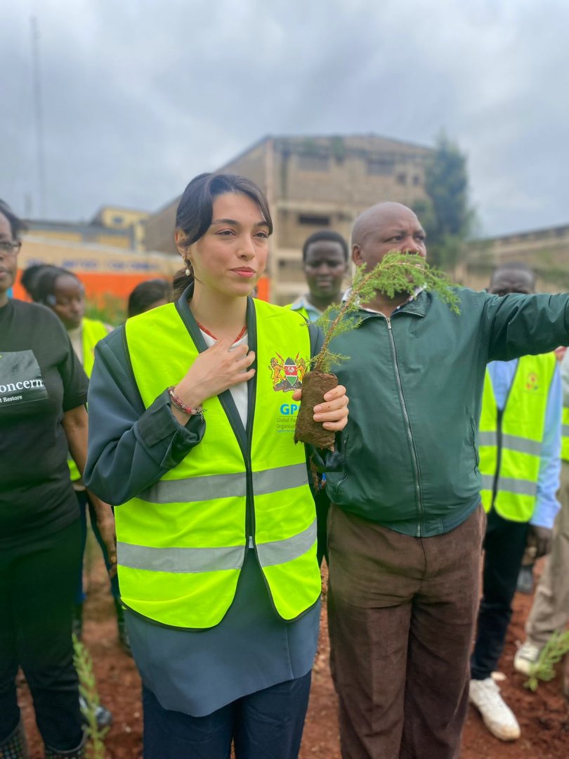 Azərbaycan QHT-ləri ilk dəfə Afrikada ağacəkmə aksiyasında iştirak edib (FOTO)