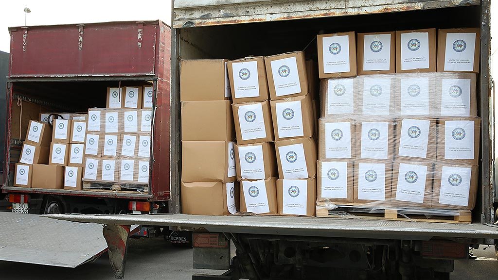 AHİK Ulu Öndər Heydər Əliyevin doğum günü 5450 aztəminatlı ailəyə sovqat göndərib (FOTO)