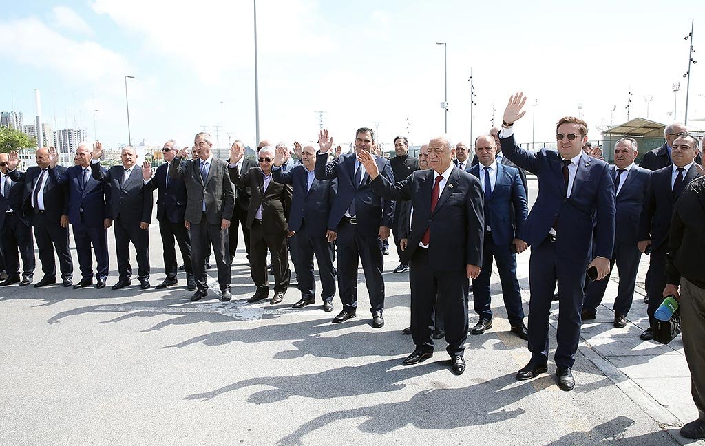 AHİK Ulu Öndər Heydər Əliyevin doğum günü 5450 aztəminatlı ailəyə sovqat göndərib (FOTO)