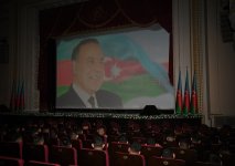 DTX rəisi, general-polkovnik Əli Nağıyev və Xidmətin əməkdaşları Fəxri xiyabanda Ulu Öndərin məzarını ziyarət edib