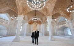 Prezident İlham Əliyev və Birinci xanım Mehriban Əliyeva Şuşada Aşağı Gövhər Ağa məscidində aparılan bərpa işləri ilə tanış olublar (FOTO/VİDEO) (YENİLƏNİB)