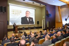 Ümummilli Lider Heydər Əliyevin anadan olmasının 101-ci ildönümü münasibətilə SOCAR-da tədbir keçirilib (FOTO)