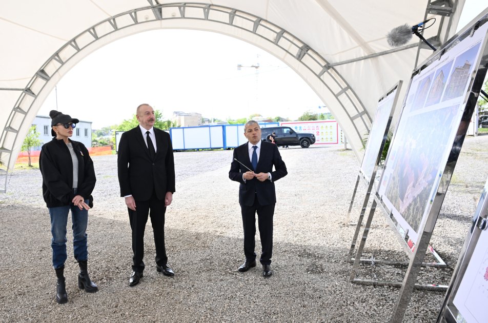 Prezident İlham Əliyev və Birinci xanım Mehriban Əliyeva Şuşada üçüncü yaşayış kompleksinin təməlqoyma mərasimində iştirak ediblər (FOTO/VİDEO) (YENİLƏNİB)