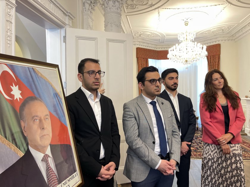 Londonda Ulu Öndər Heydər Əliyevin anadan olmasının 101-ci ildönümü qeyd edilib (FOTO)