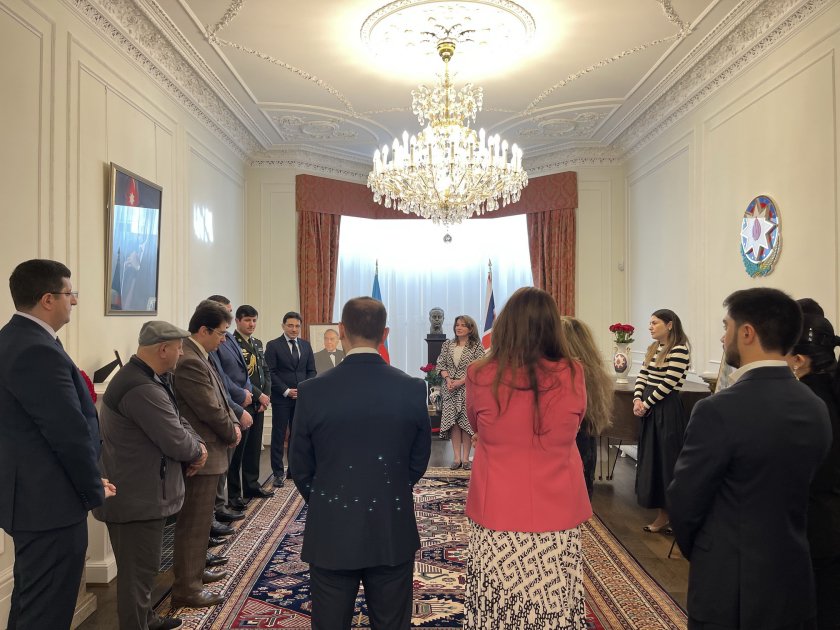 Londonda Ulu Öndər Heydər Əliyevin anadan olmasının 101-ci ildönümü qeyd edilib (FOTO)