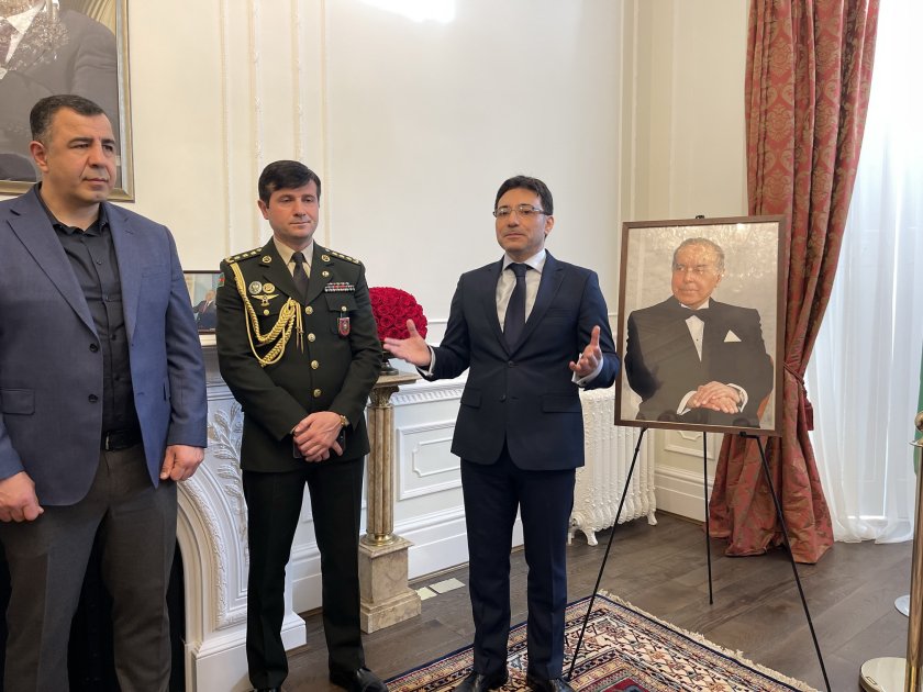 Londonda Ulu Öndər Heydər Əliyevin anadan olmasının 101-ci ildönümü qeyd edilib (FOTO)