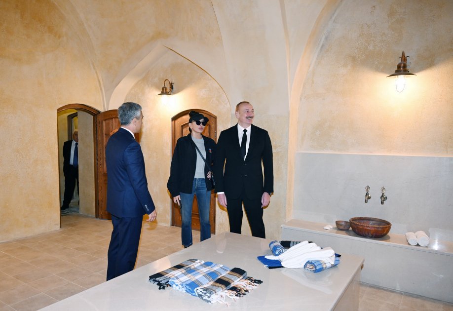 Prezident İlham Əliyev və Birinci xanım Mehriban Əliyeva Şuşada "Şirin su" hamamının bərpadan sonra açılışında iştirak ediblər (FOTO/VİDEO) (YENİLƏNİB)