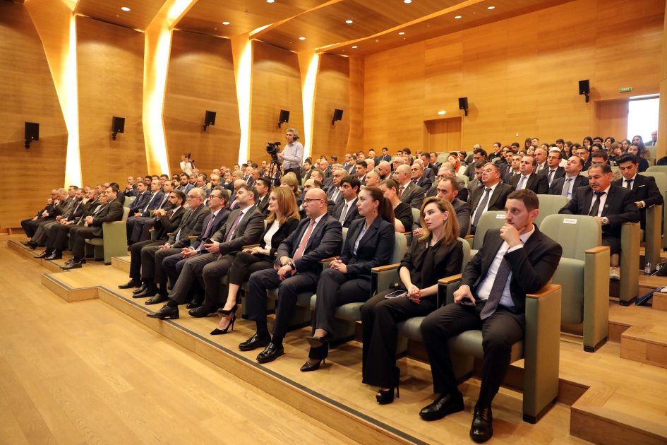 Ümummilli Lider Heydər Əliyevin anadan olmasının 101-ci ildönümü münasibətilə SOCAR-da tədbir keçirilib (FOTO)