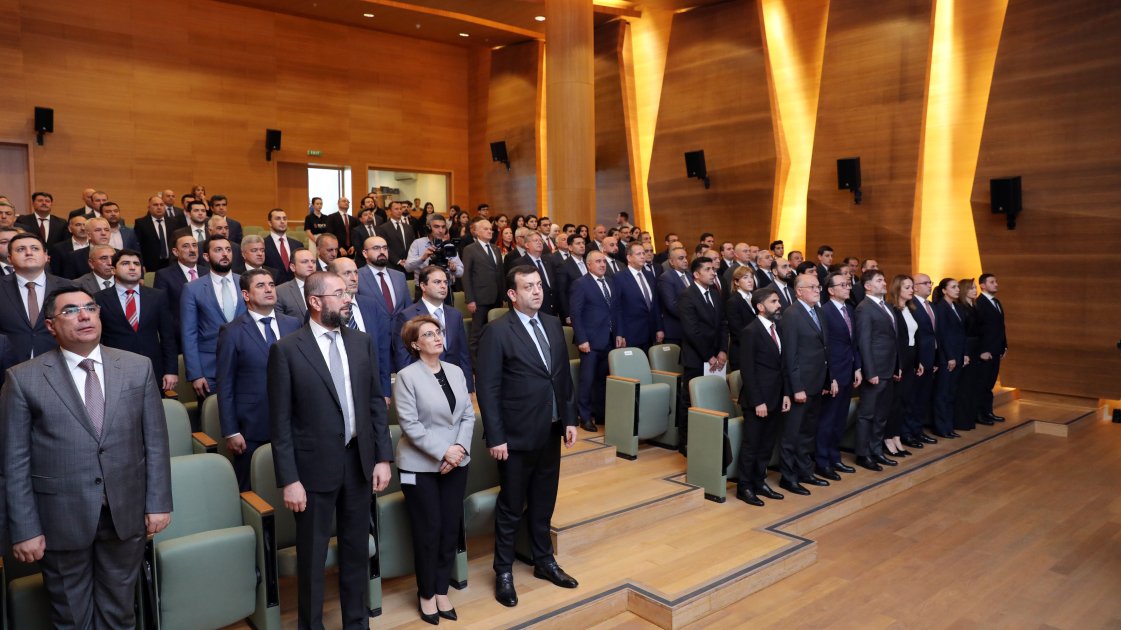 Ümummilli Lider Heydər Əliyevin anadan olmasının 101-ci ildönümü münasibətilə SOCAR-da tədbir keçirilib (FOTO)