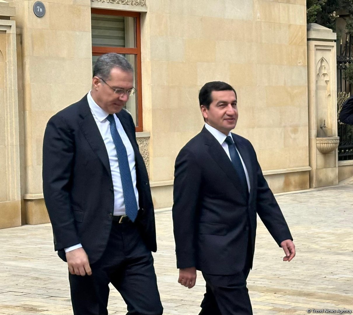 Dövlət rəsmiləri Ulu Öndər Heydər Əliyevin xatirəsini ehtiramla yad edib (FOTO)