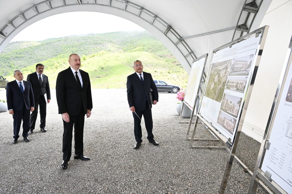 Prezident İlham Əliyev Şuşa rayonunun Turşsu qəsəbəsinin təməlini qoyub (FOTO/VİDEO) (YENİLƏNİB)