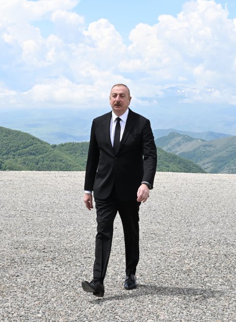 Prezident İlham Əliyev Şuşa rayonunun Turşsu qəsəbəsinin təməlini qoyub (FOTO/VİDEO) (YENİLƏNİB)