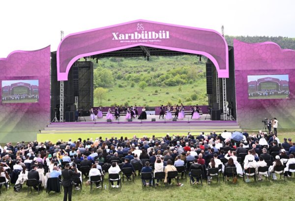 “Xarıbülbül”  festivalından maraqlı anlar (VİDEO)