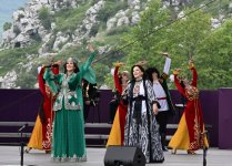 VII “Xarıbülbül” Beynəlxalq Musiqi Festivalının möhtəşəm açılışından reportaj (FOTO)
