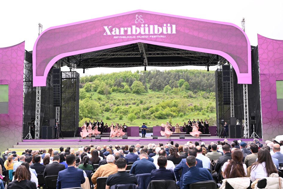 VII “Xarıbülbül” Beynəlxalq Musiqi Festivalının möhtəşəm açılışından reportaj (FOTO)
