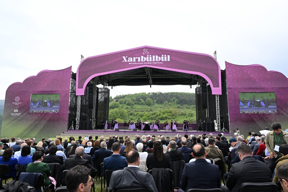 VII “Xarıbülbül” Beynəlxalq Musiqi Festivalının möhtəşəm açılışından reportaj (FOTO)