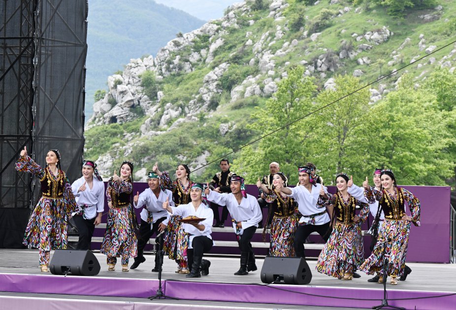 VII “Xarıbülbül” Beynəlxalq Musiqi Festivalının möhtəşəm açılışından reportaj (FOTO)