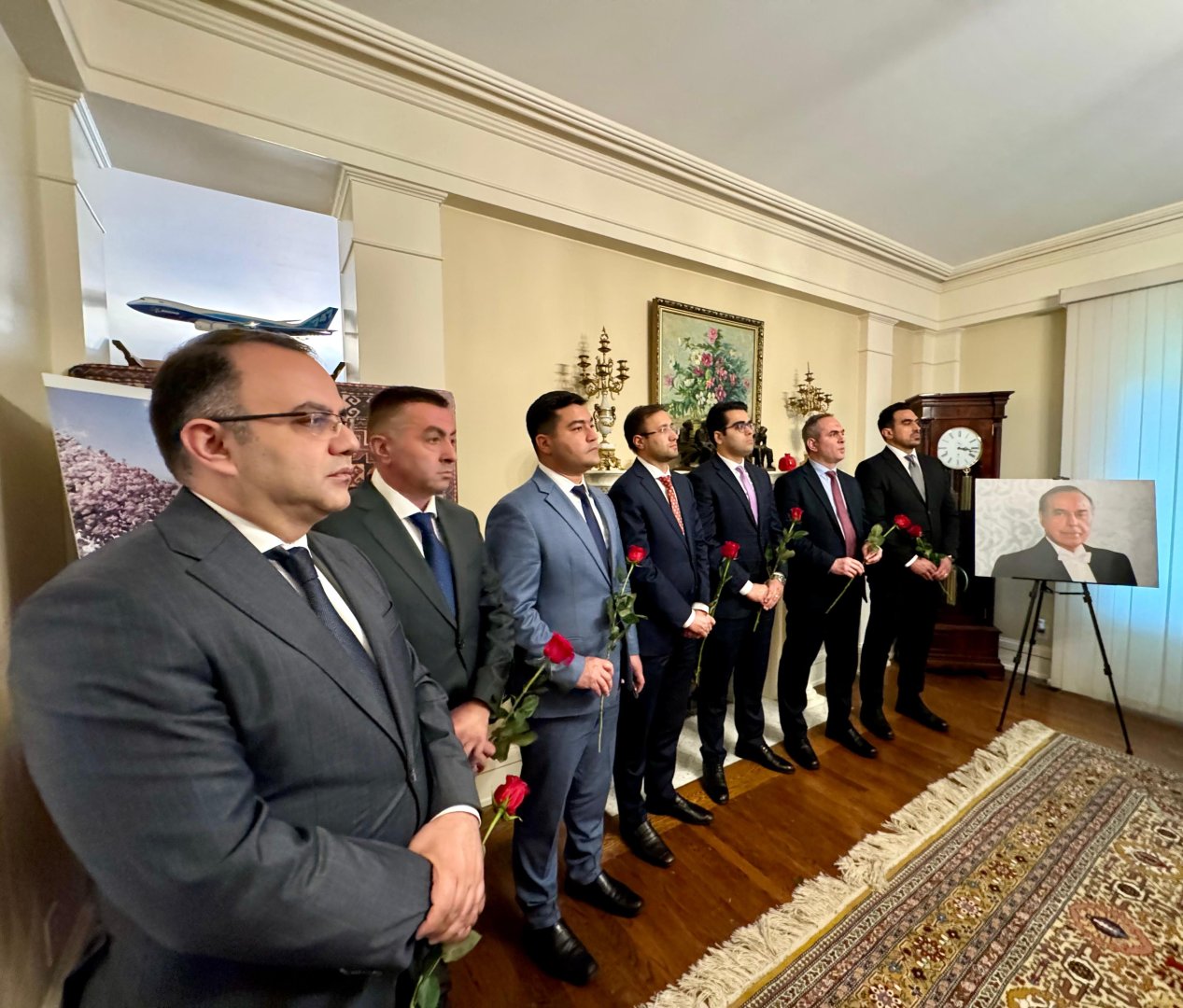 Vaşinqtonda Ümummilli Lider Heydər Əliyevin xatirəsi anılıb (FOTO)
