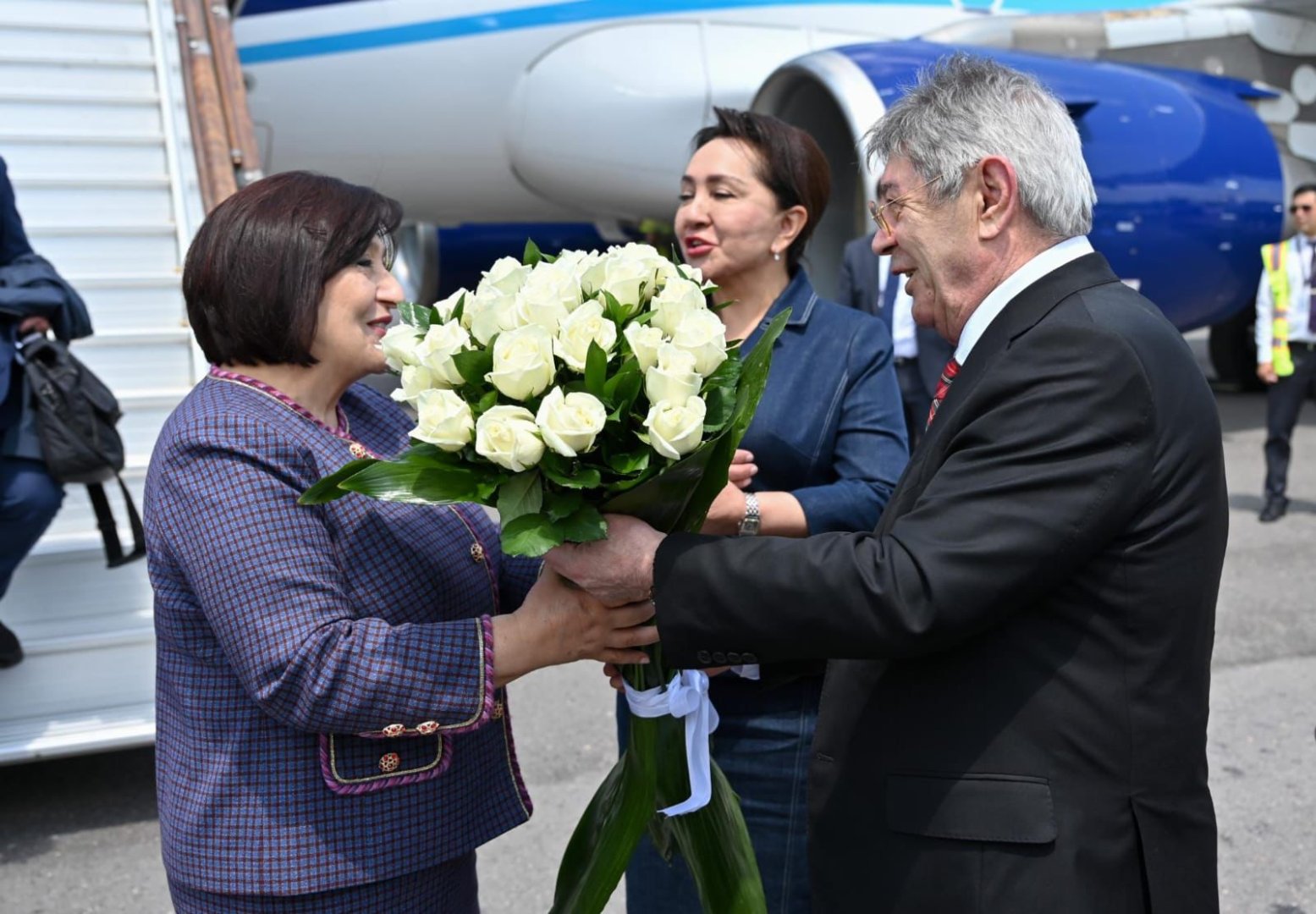 Milli Məclisin sədri Özbəkistana işgüzar səfərə gəlib (FOTO)