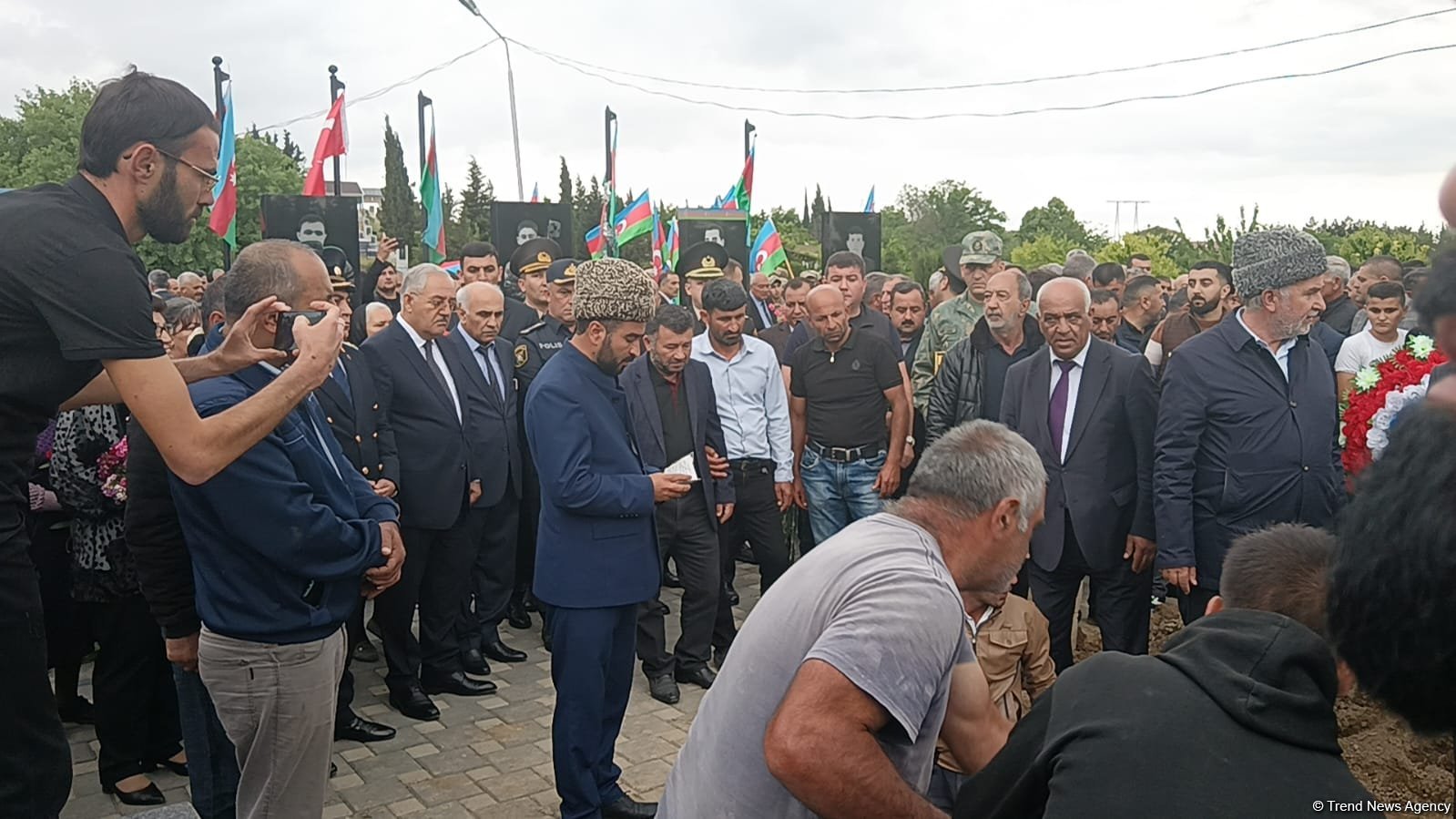 Ağdamda Birinci Qarabağ müharibəsinin iki şəhidi dəfn edilib (FOTO)