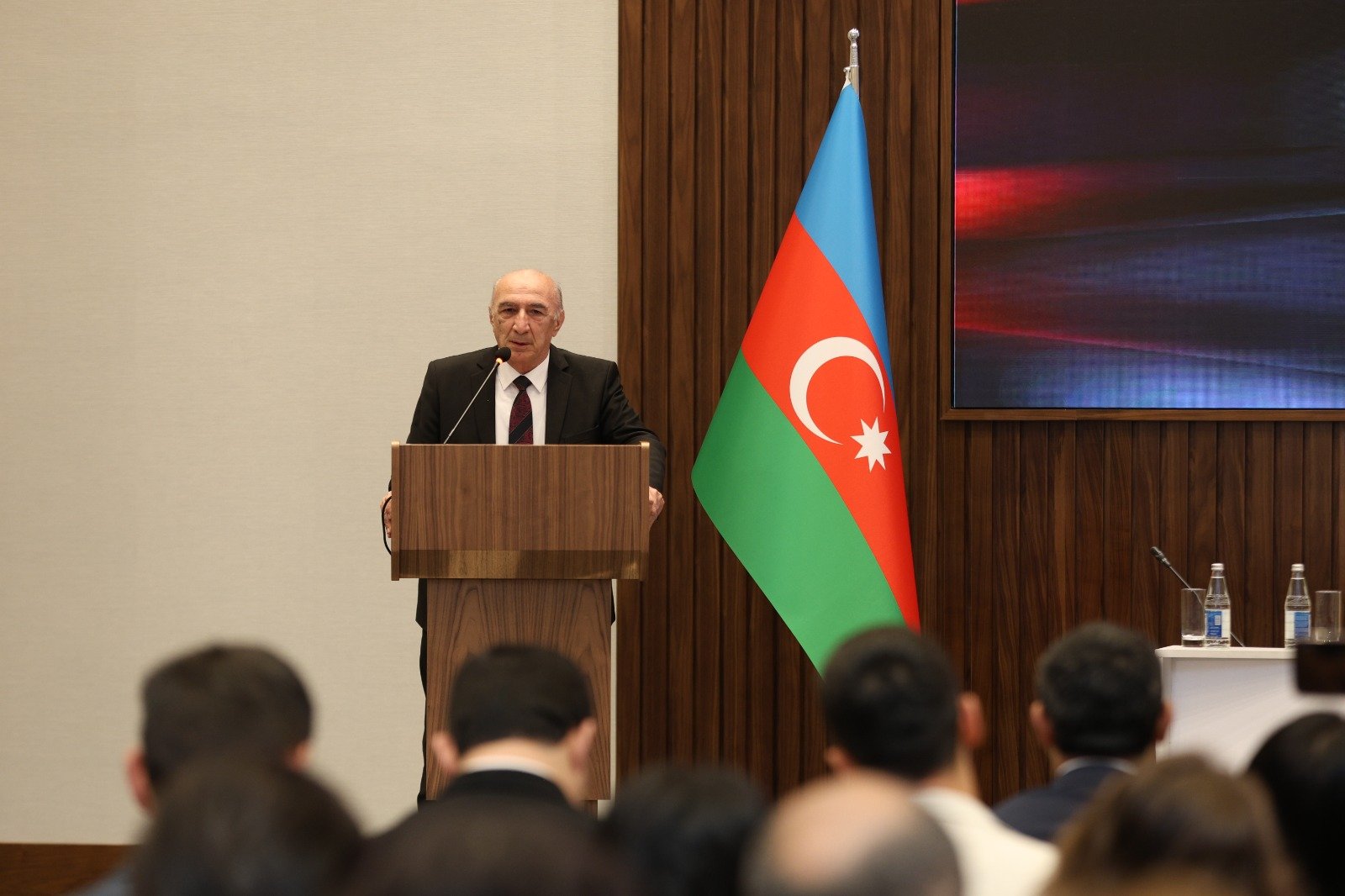 4 ayda Azərbaycana səfər edən əcnəbi vətəndaşların  sayında 40 faizə yaxın artım olub (FOTO)