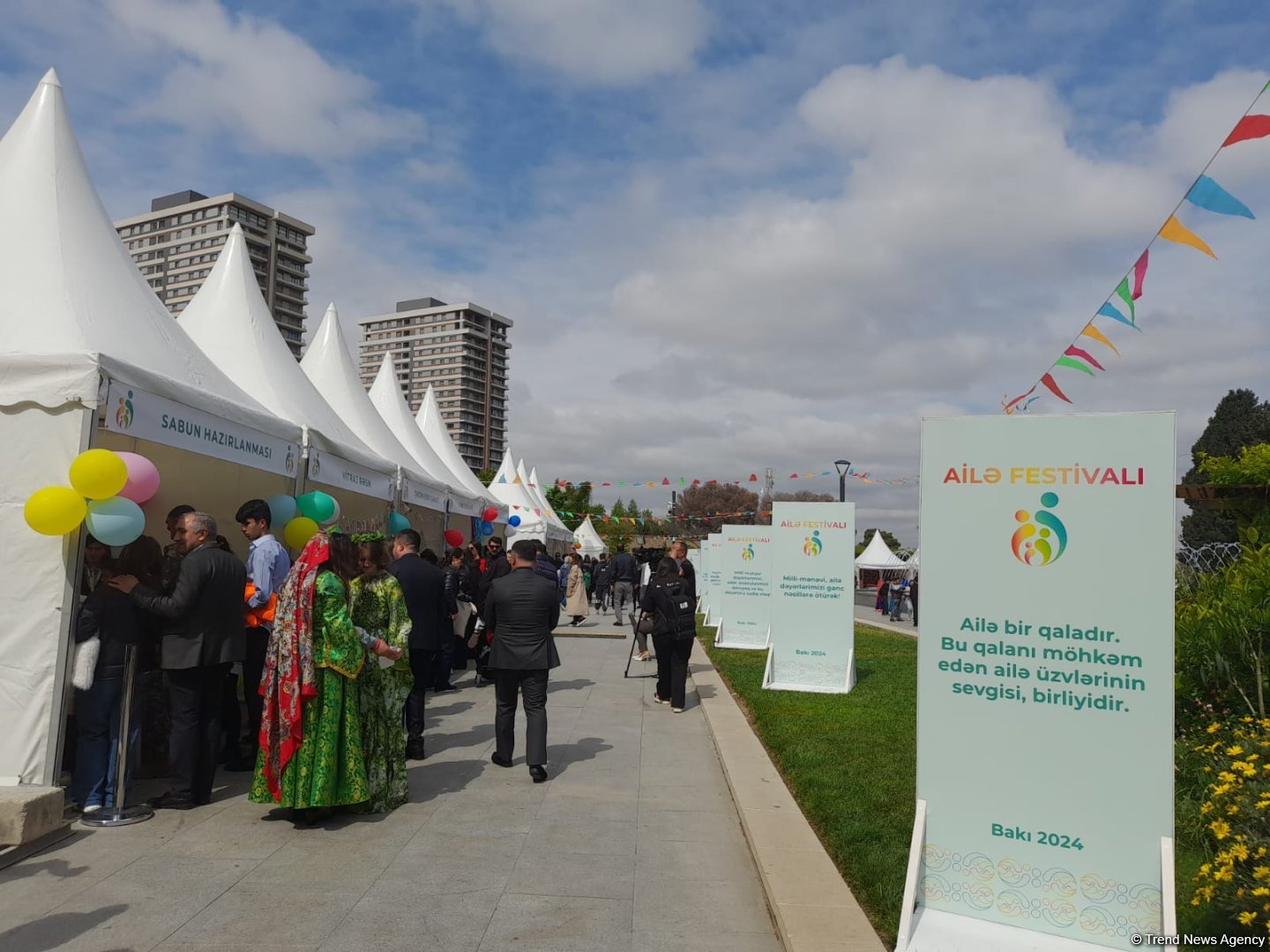 Beynəlxalq Ailə Günü ərəfəsində ənənəvi “Ailə Festivalı” keçirilib (FOTO)