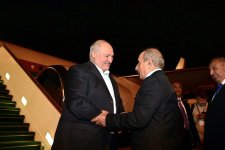Belarus Prezidenti Aleksandr Lukaşenko Azərbaycana dövlət səfərinə gəlib (FOTO)