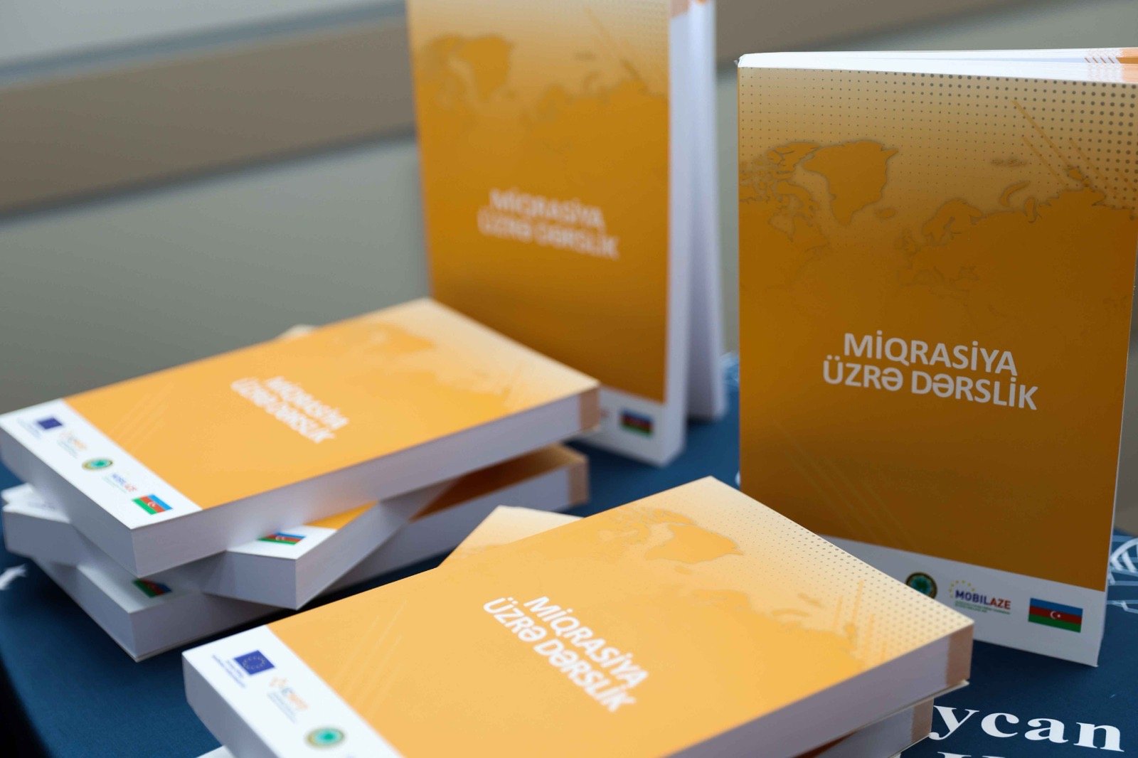 UNEC-də Avropa İttifaqı tərəfindən maliyyələşdirilən "Miqrasiya" dərsliyinin təqdimatı keçirilib (FOTO)