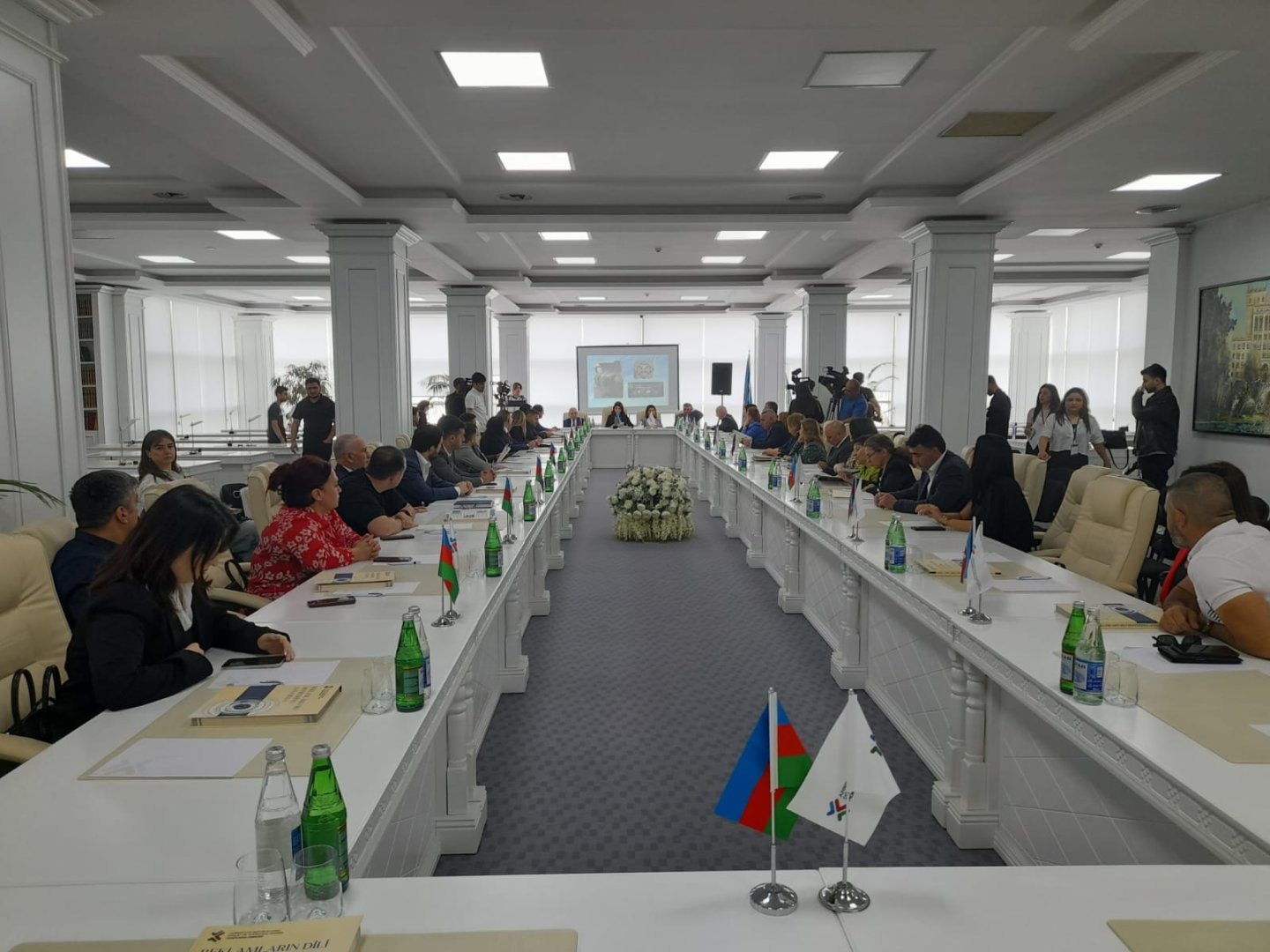 “Reklamların dili monitorinq aynasında” adlı tədbir keçirilib (FOTO)