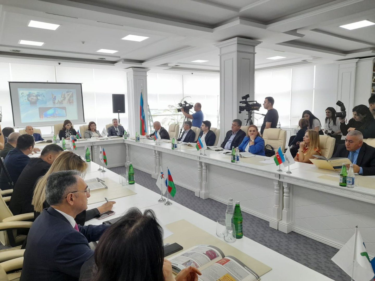 “Reklamların dili monitorinq aynasında” adlı tədbir keçirilib (FOTO)