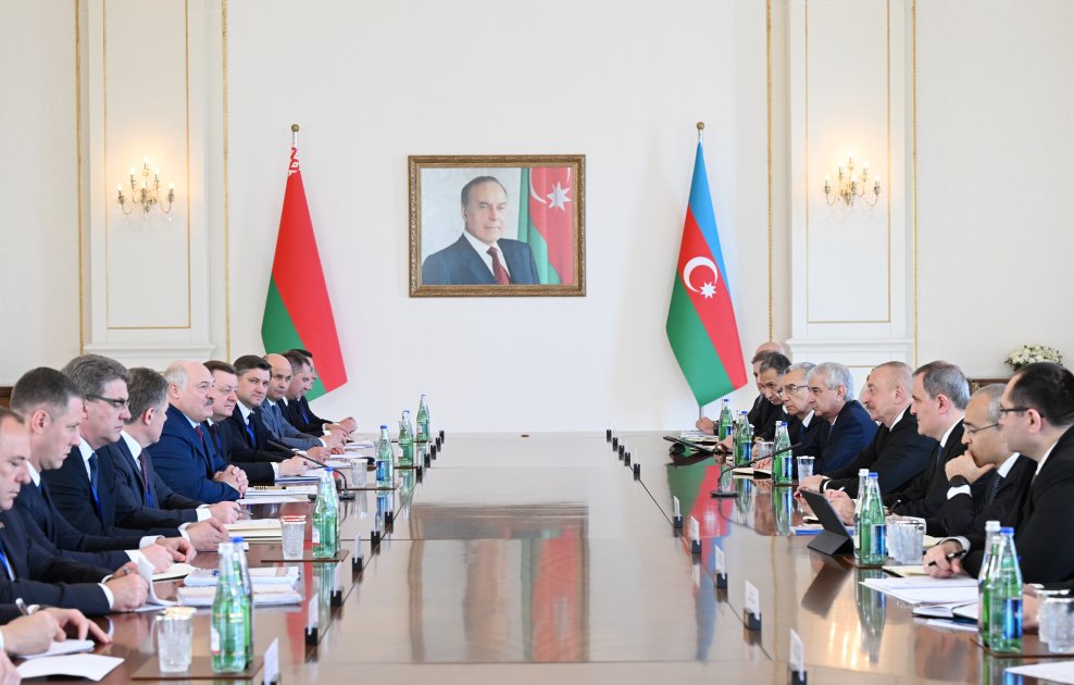 Prezident İlham Əliyevin Prezident Aleksandr Lukaşenko ilə geniş tərkibdə görüşü keçirilib (FOTO/VİDEO) (YENİLƏNİB)