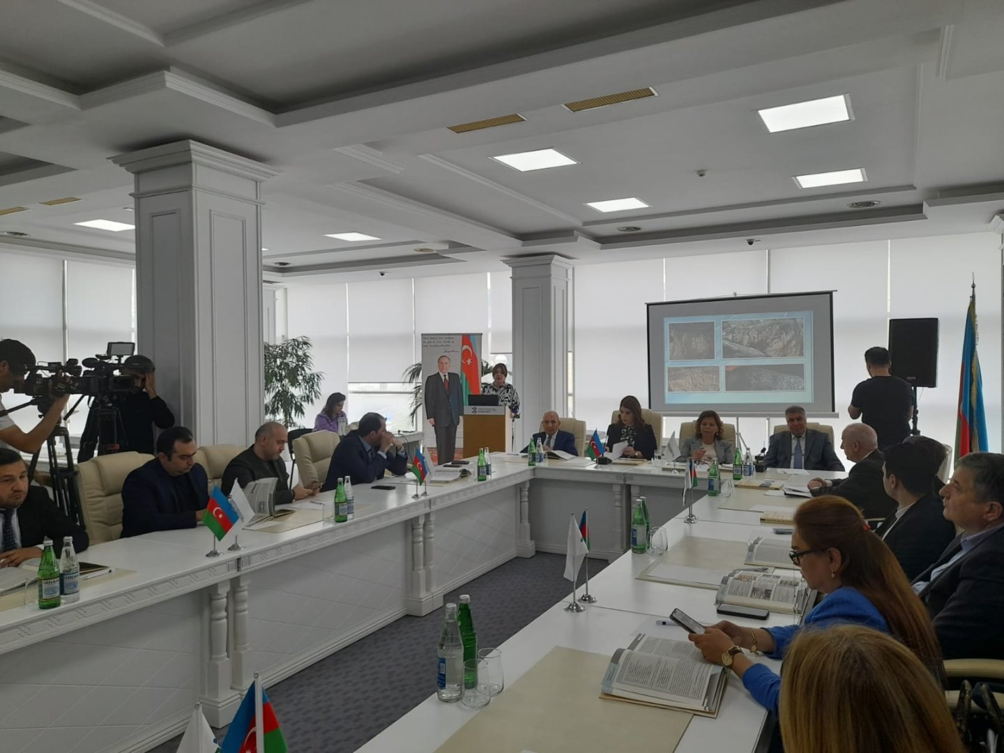 “Reklamların dili monitorinq aynasında” adlı tədbir keçirilib (FOTO)