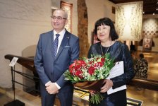 Riqada ilk dəfə “Yaddaşın genetik kodu. Azərbaycan xalçaları” ənənəvi Azərbaycan xalçalarından ibarət böyük sərgi təşkil olunub (FOTO)