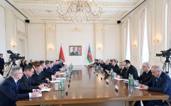 Prezident İlham Əliyevin Prezident Aleksandr Lukaşenko ilə geniş tərkibdə görüşü keçirilib (FOTO/VİDEO) (YENİLƏNİB)