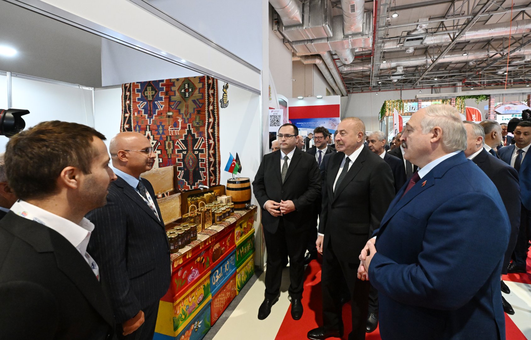 Azərbaycan və Belarus Prezidentləri “Caspian Agro” və  “InterFood Azerbaijan” sərgiləri ilə tanış olublar (FOTO/VİDEO) (YENİLƏNİB-2)
