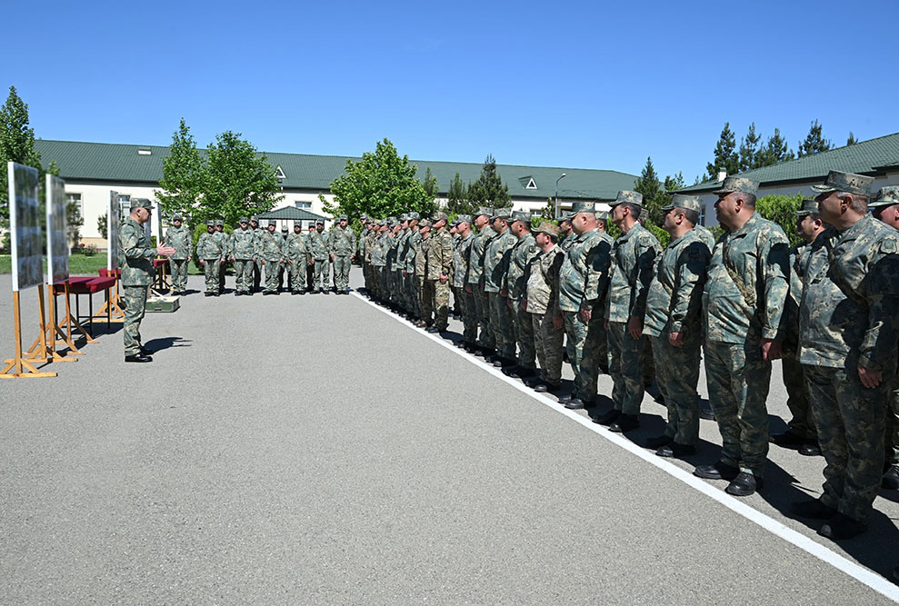 Baş Qərargah rəisi artilleriya bölmələrinin taktiki təlimini izləyib (FOTO)