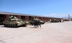 Əlahiddə Ümumqoşun Orduda bütün növ silah və texnikalara mövsümə uyğun texniki qulluq göstərilir (FOTO)