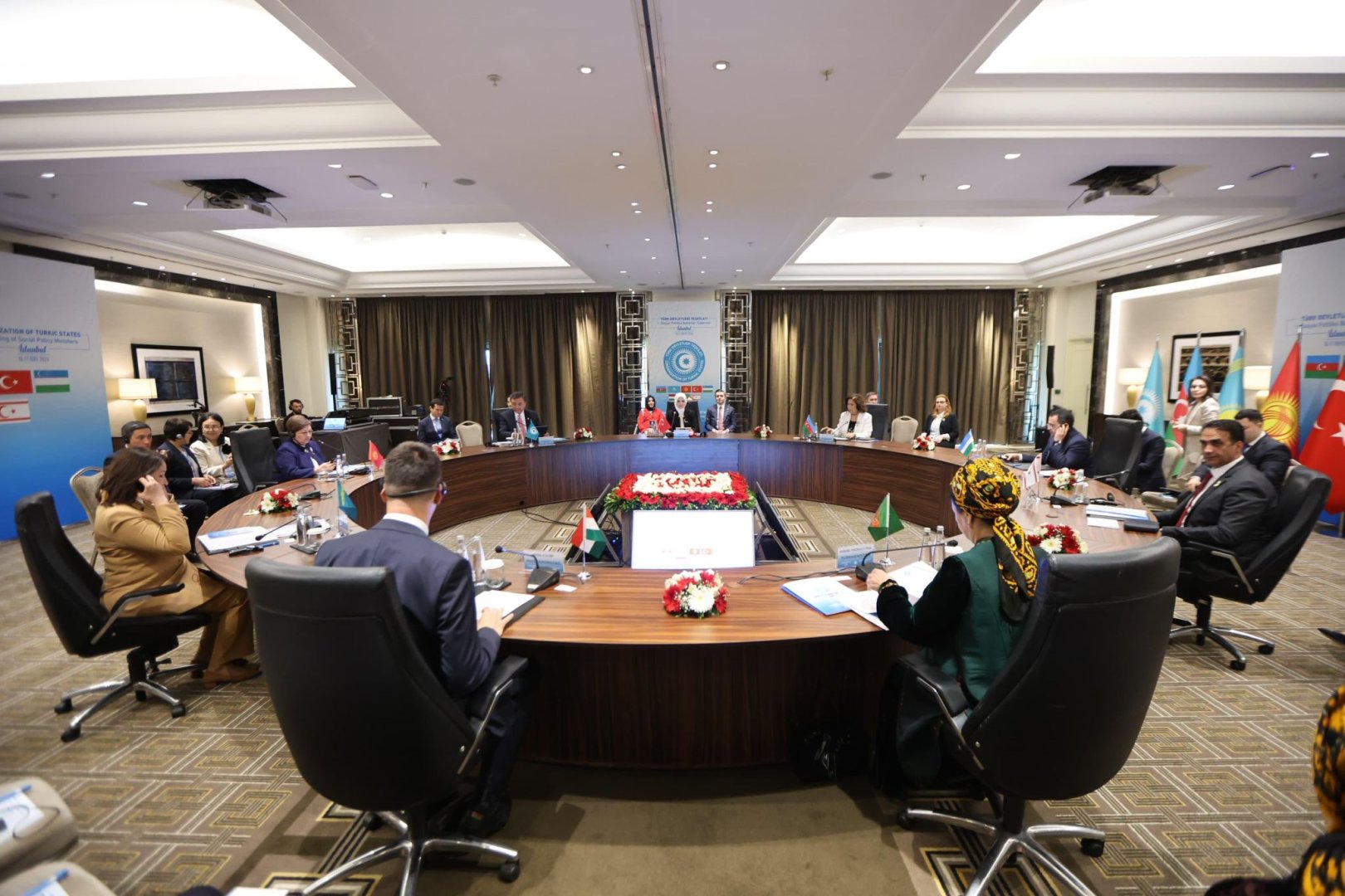 Bahar Muradova TDT nazir və digər qurum rəhbərlərinin birinci iclasında iştirak edib (FOTO)