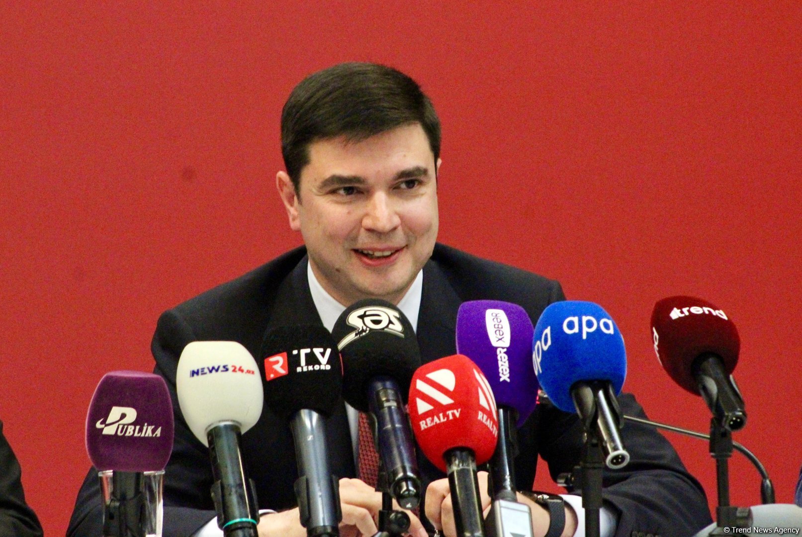 Ötən il Kapital Bank müştərilərə 3 milyona yaxın debet və kredit kartı təqdim edib - Fərid Hüseynov